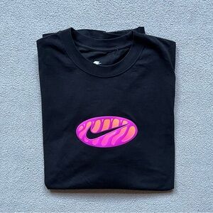 Nike Shirt Womens XL Swoosh Loose Fit Silicone Sportswear Max90 The Nike Tee